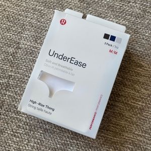 Lululemon UnderEase Underwear (2 pairs) - Medium